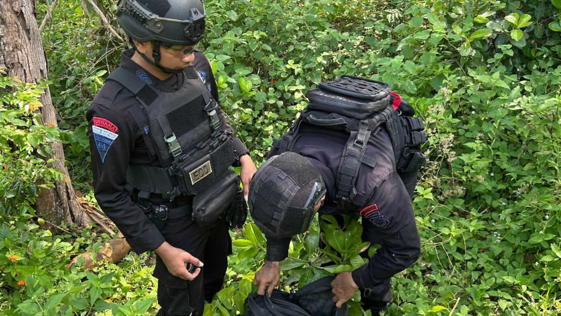 Mortir Aktif Peninggalan Perang Ditemukan di Pameungpeuk, Brimob Polda Jabar Lakukan Pemusnahan